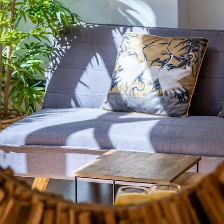 Top2stay Thyssen Апартаменты *